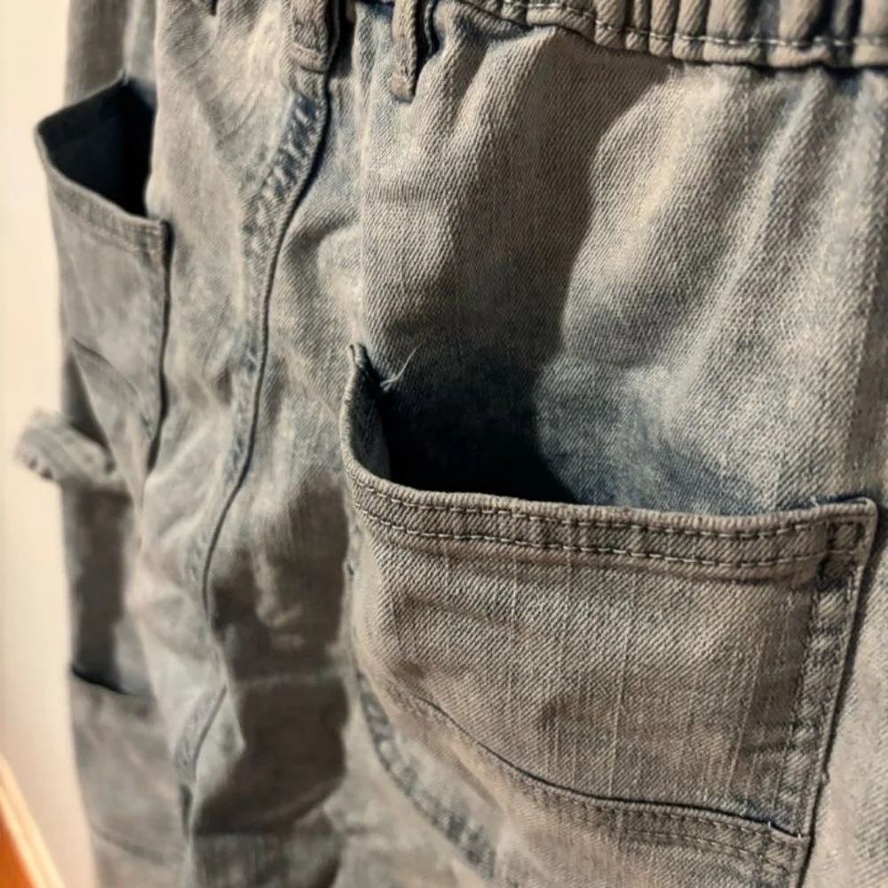 Ardene Mom Cargo High Rise Light Wash Elastic Waist Jeans Size S